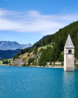 Versunkener Turm im Reschensee, Südtirol