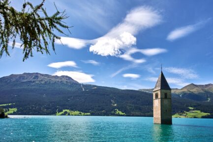 Der Turm im Reschensee – Versteckte Geschichten