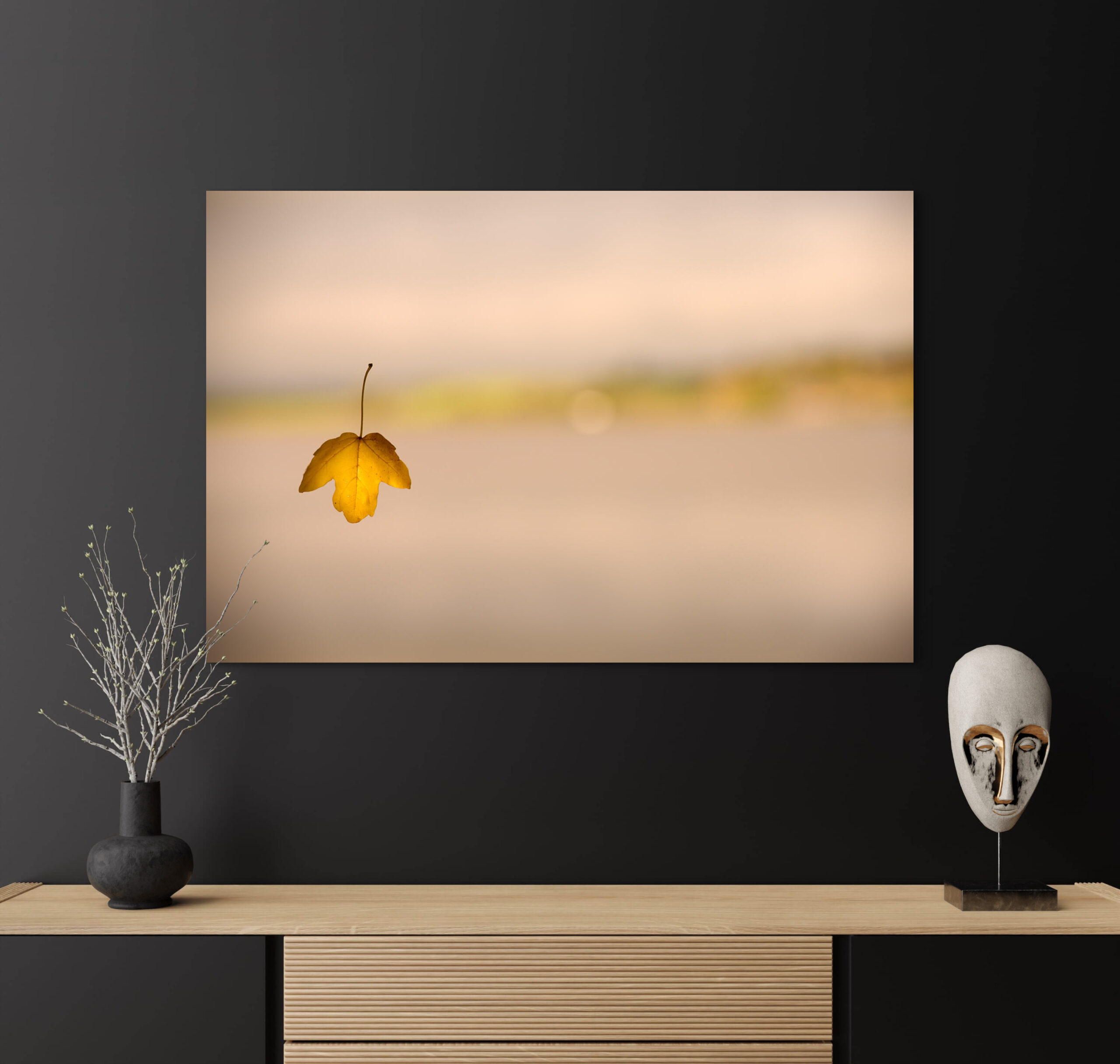 Schwebender Augenblick – Herbstblatt im Licht 6 Schwebender